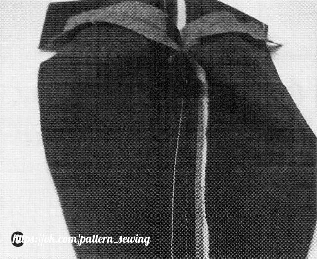 Воротник: фигурная горловина, отрезной лацкан и втачная бейка