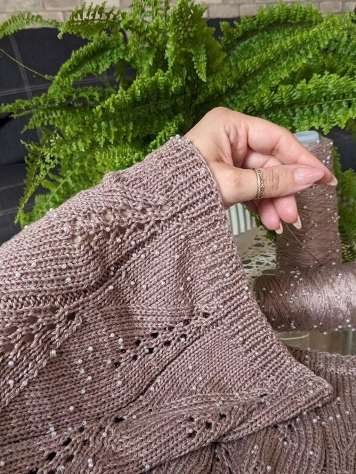 Красивый узор с листьями