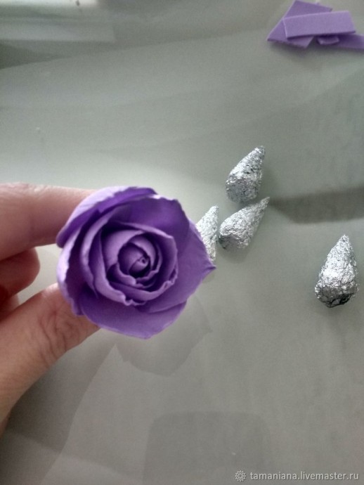 Мастер-класс по созданию интерьерного венка из природных материалов и фоамирана