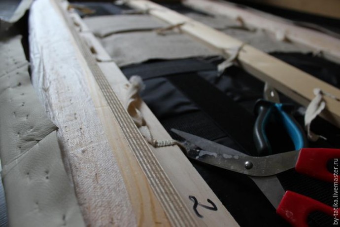 Меняем обивку дивана: часть 1