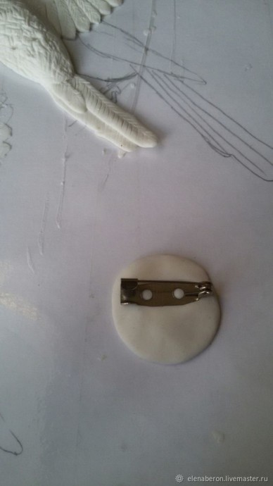 ​Мастерим голубую сороку из глины: часть 2