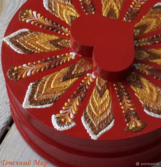 Процесс создания оригинальной шкатулки в технике контурной росписи: часть 2