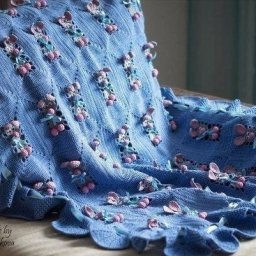 Вяжем крючком детский плед с зайчиками