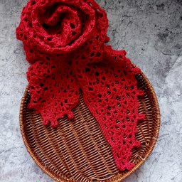 ​Ажурная красная шаль