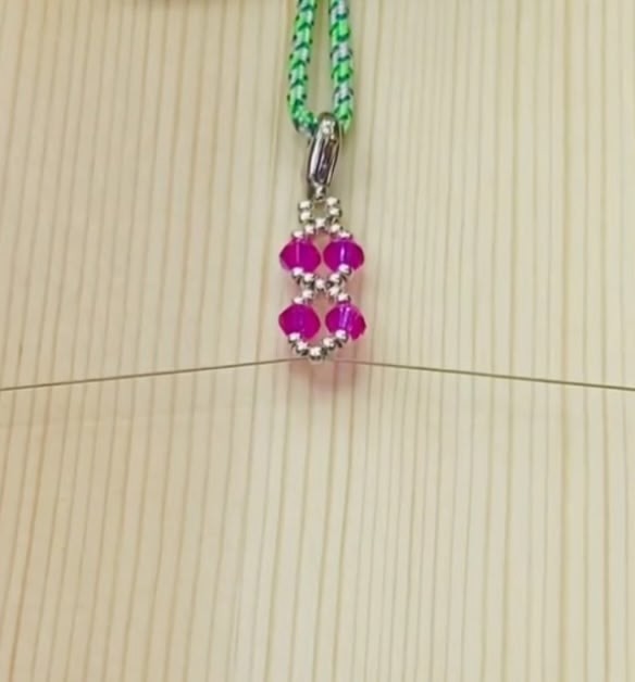 Двухцветный браслет из бисера и биконуса: мастер-класс Двухцветный браслет из бисера и биконуса: мастер-класс