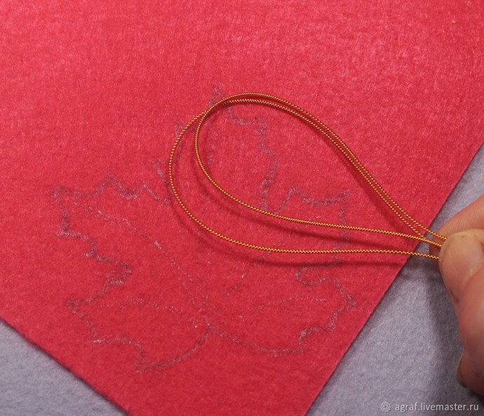 Брошь "Кленовый листочек" Брошь "Кленовый листочек"