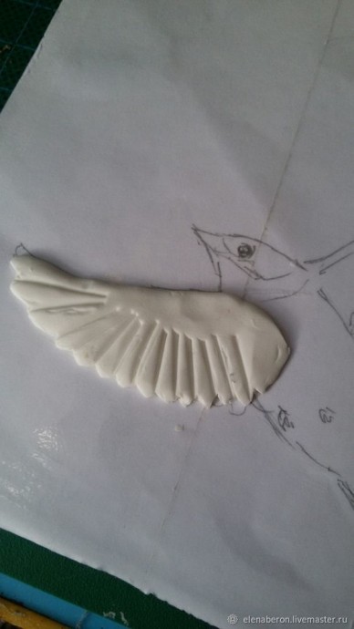 ​Мастерим голубую сороку из глины: часть 2