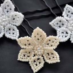 Ажурные цветы из бисера