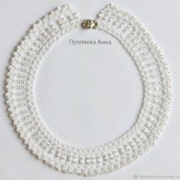 Белоснежное колье с бусинами своими руками
