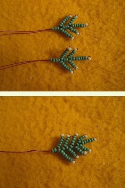 ​Плетём новогоднюю ёлочку из бисера