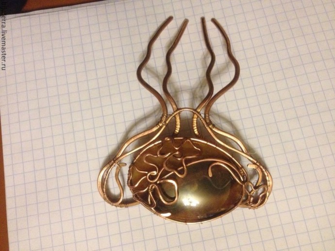 ​Изготавливаем украшение для волос: медный гребень с симбирцитом, часть 2