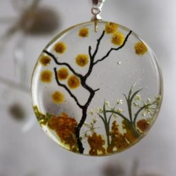 ​Изготовление подвесок из эпоксидной смолы с природными элементами