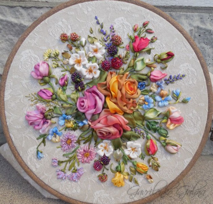 ​Изысканная вышивка лентами