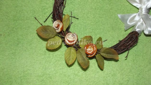 ​Декоративный венок: часть 3