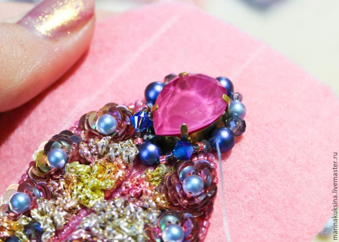 Создаем брошь жучка "Цветочник": часть 3