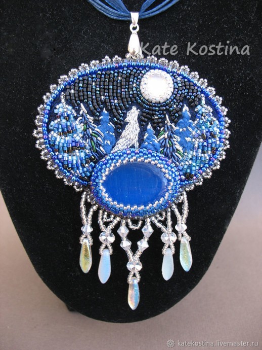 ​Кулон "Заледеневшее озеро": вышивка гладью и бисером, часть 2