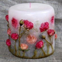 ​Свечи с добавлением лепестков и трав