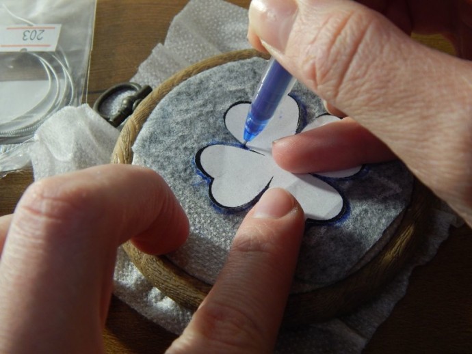 ​Создание броши "Клевер" из бисера: мастер-класс, часть 1