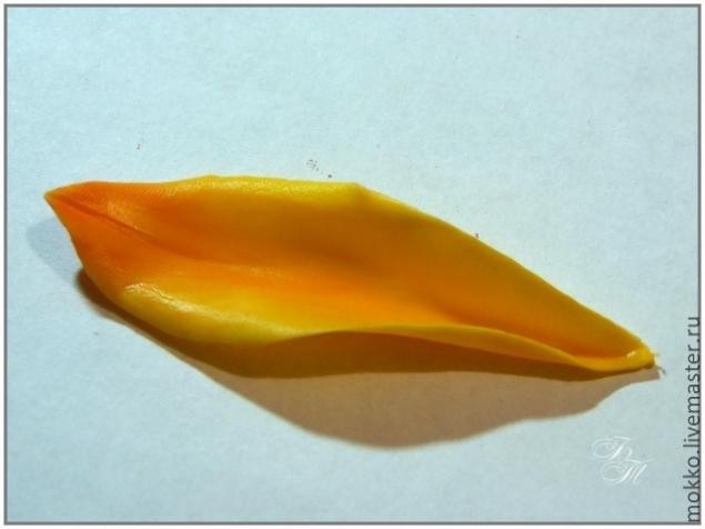 ​Тонировка цветов из полимерной глины масляными красками: часть 2