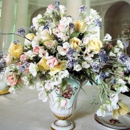 Флористика из шёлковых цветов