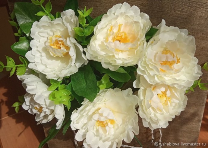 Панно в стиле нитяной графики