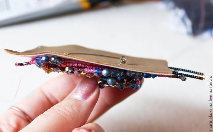 ​Создаем брошь жучка "Цветочник": часть 6