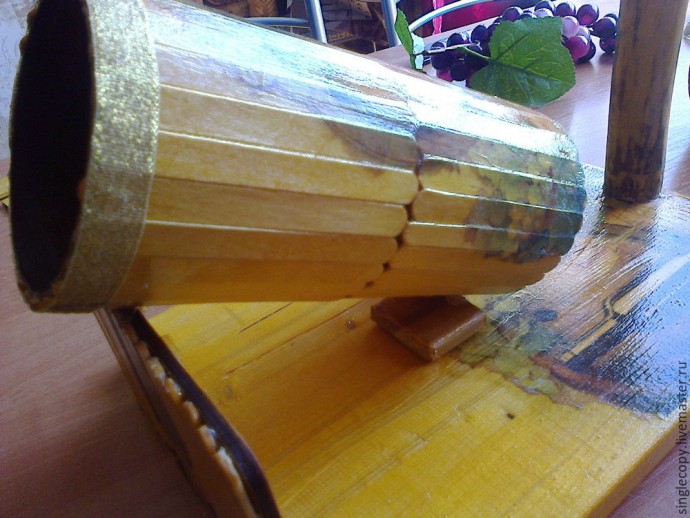 Как смастерить подставку под бутылку вина: часть 2