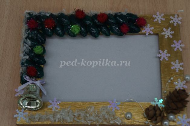 Новогоднее декорирование рамок для фотографий: часть 2