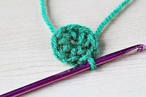 ​Простые тапочки крючком: мастер-класс