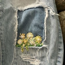 ​Заплатки на джинсах
