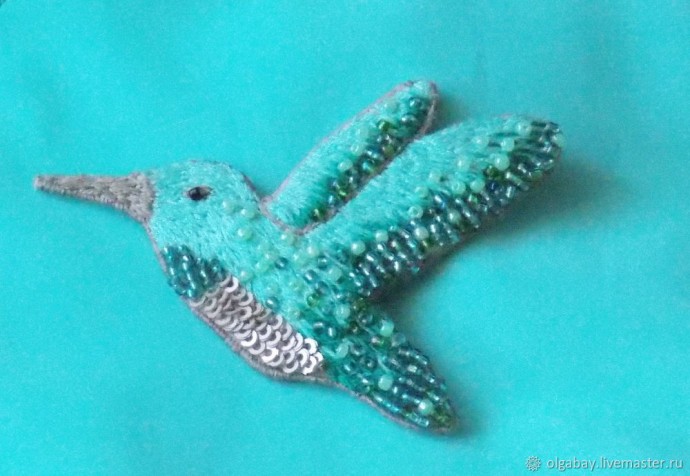 ​Брошь бирюзовая колибри: сочетание вышивки и бисера, часть 2