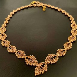 ​Маленький листик из бисера