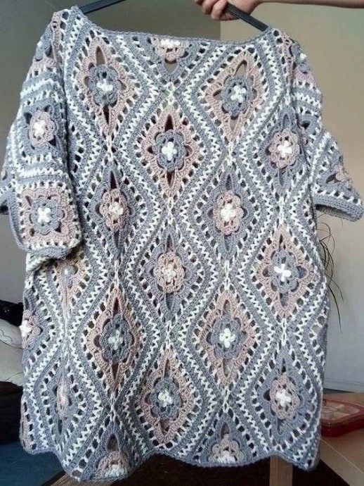 Пуловер из мотивов