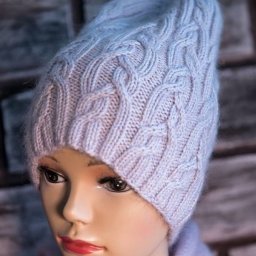 Учимся вязать шапку спицами