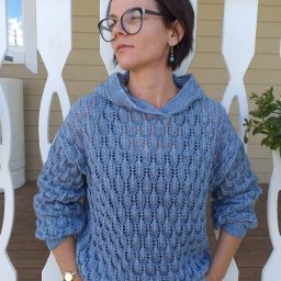 ​Вяжем свитер с капюшоном