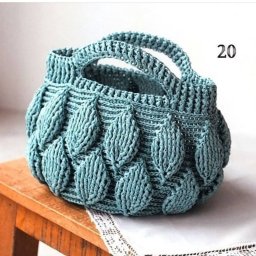 Интересная сумочка с листиками