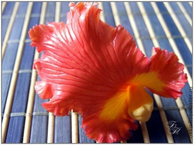 ​Тонировка цветов из полимерной глины масляными красками: часть 1