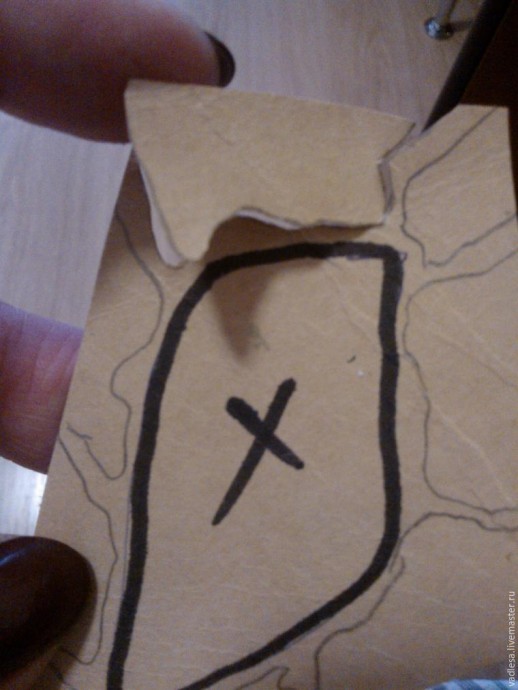 Создаем "каменную" подвеску из картона