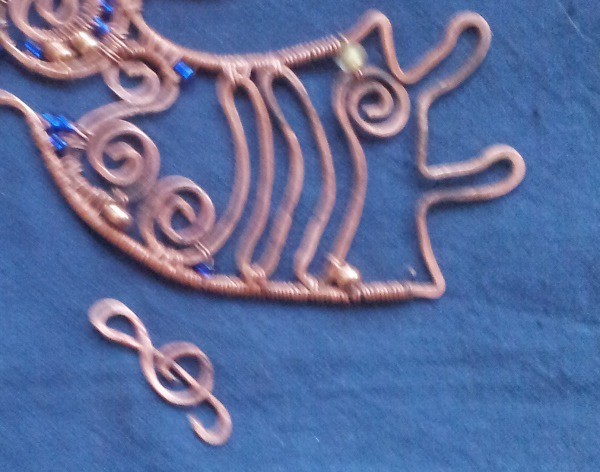 Делаем из медной проволоки ангела с трубой: часть 4