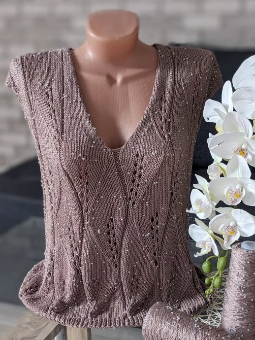 Красивый узор с листьями