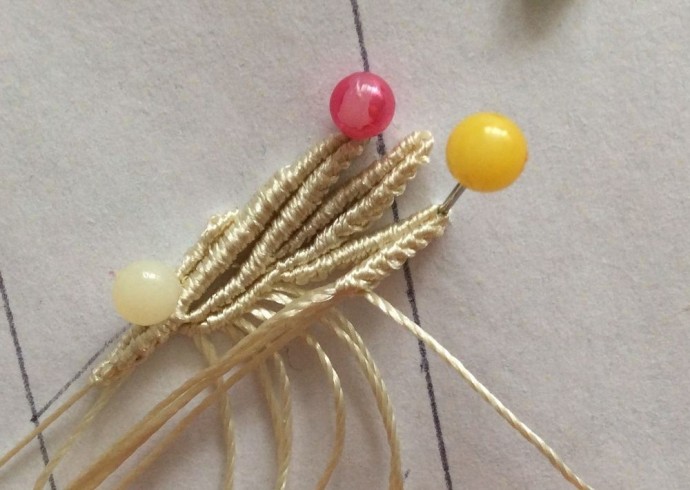 Плетеные серьги "Васильки" Плетеные серьги "Васильки"