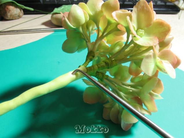 Лепим цветок гортензии из полимерной глины: часть 2 Лепим цветок гортензии из полимерной глины: часть 2