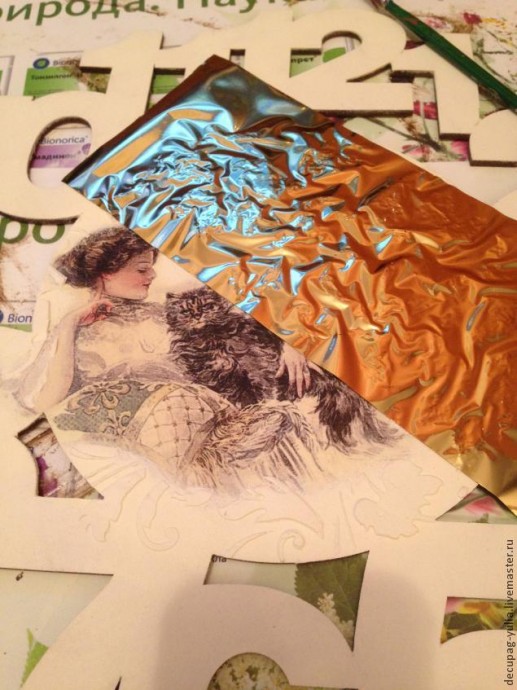 Создаём настенные часы в стиле шебби шик: часть 3 Создаём настенные часы в стиле шебби шик: часть 3