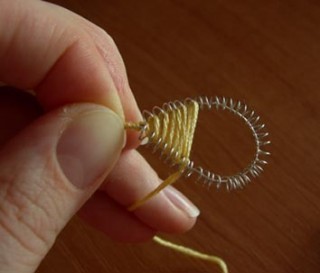 ​Цветок из проволоки и ниток мулине в технике ганутель: часть 1