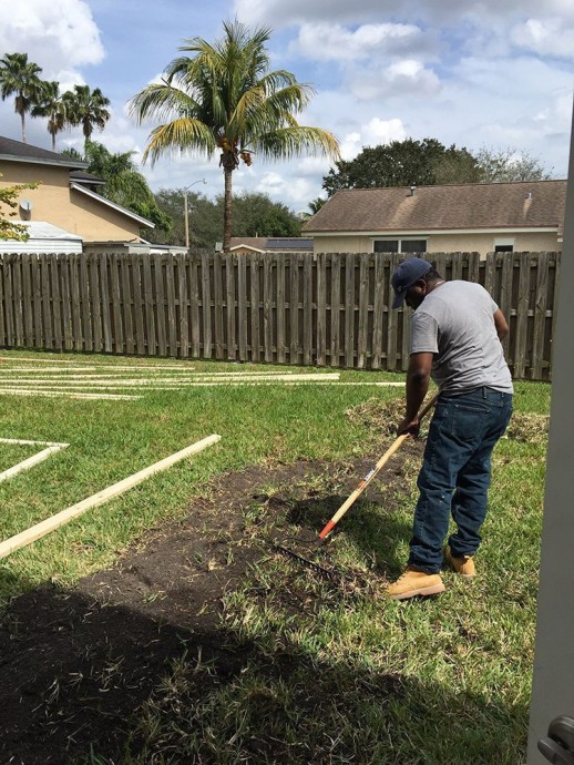 Патио возле дома