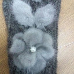 Украшаем варежки мехом норки и бусинами