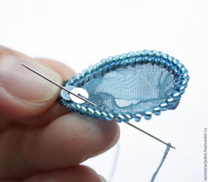 ​Вышиваем брошку "Свинка Пеппа": часть 3