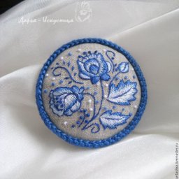 Создаем стилизованную вышитую брошь "Гжель"