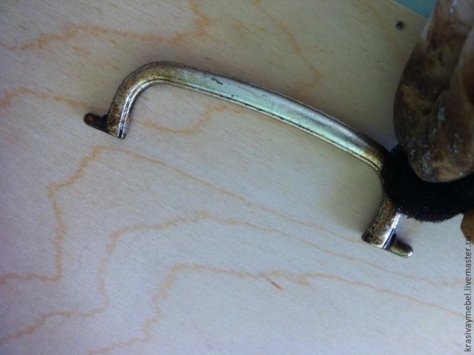 Делаем сами подходящую фурнитуру для мебели Делаем сами подходящую фурнитуру для мебели