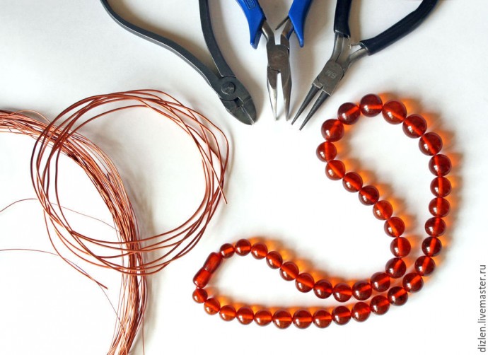 Делаем украшение из старых бус "Осенние листочки": часть 1 Делаем украшение из старых бус "Осенние листочки": часть 1